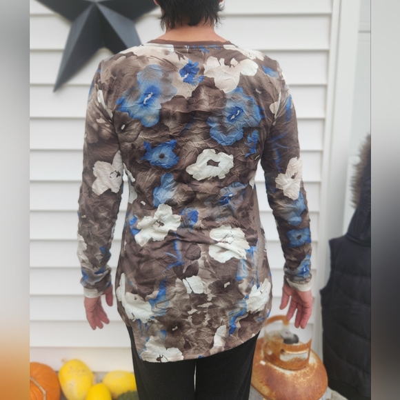 LOT OF 4 Simply Vera Vera Wang  ARTSY long Sleeve Decoative Tops SIZE Medium - Picture 9 of 13